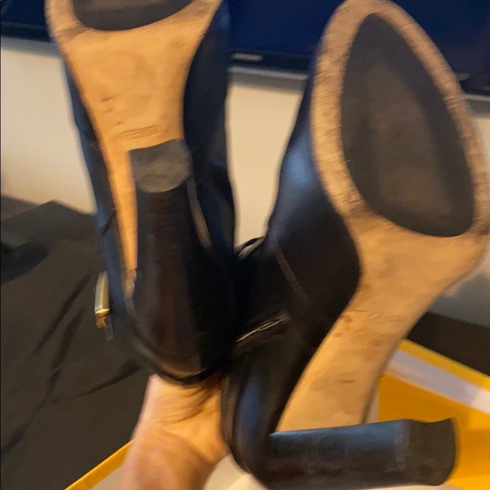 ❤️FENDI ANKLE BOOTS 🎉🥳 - Picture 10 of 11